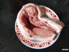 白水煮猪肉的正确方法和调料搭配 煮猪肉放什么调料比较好