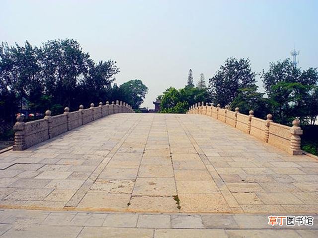 赵州桥是什么时期修建的，谁设计的